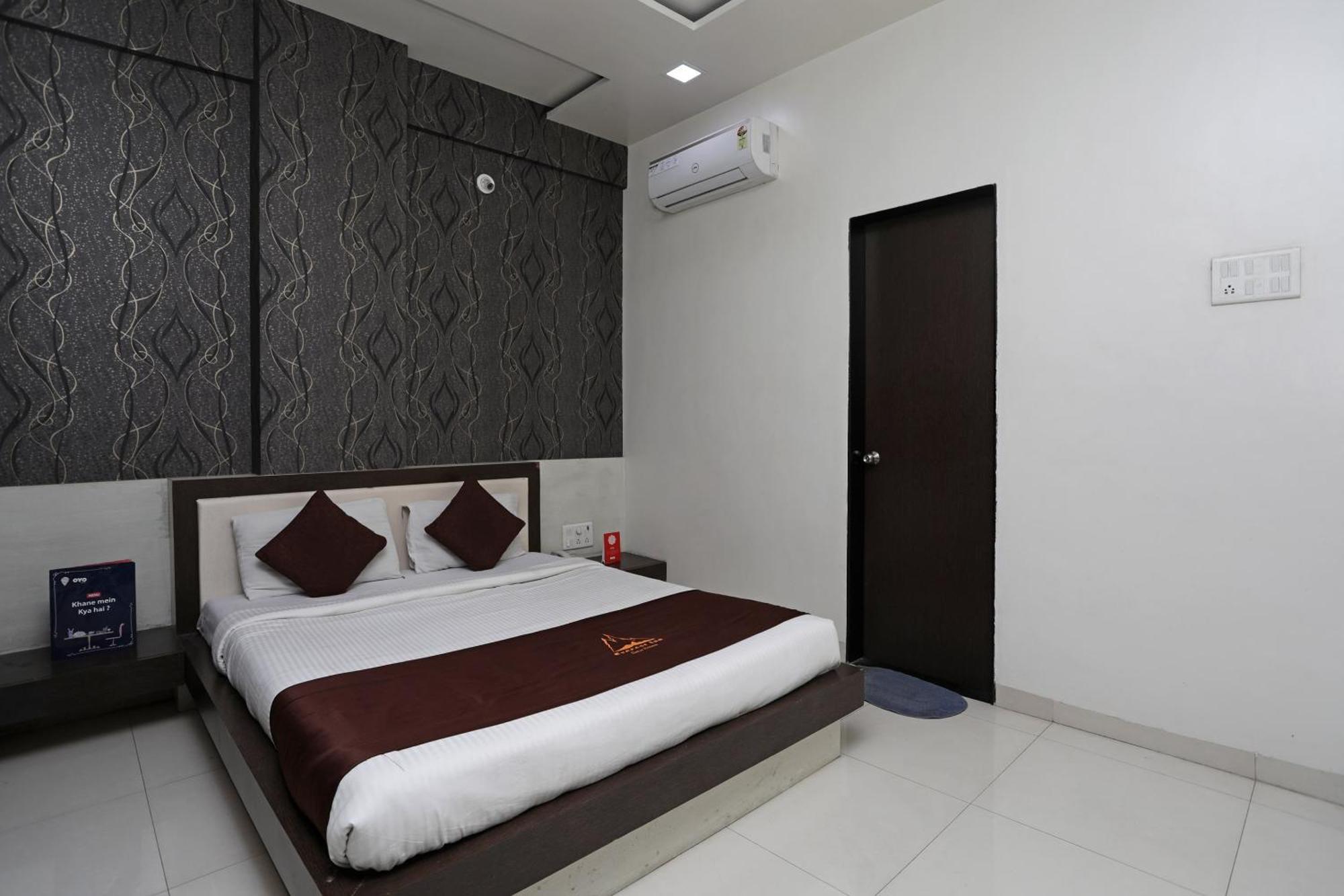 Everest Inn Hotel Pune Eksteriør bilde