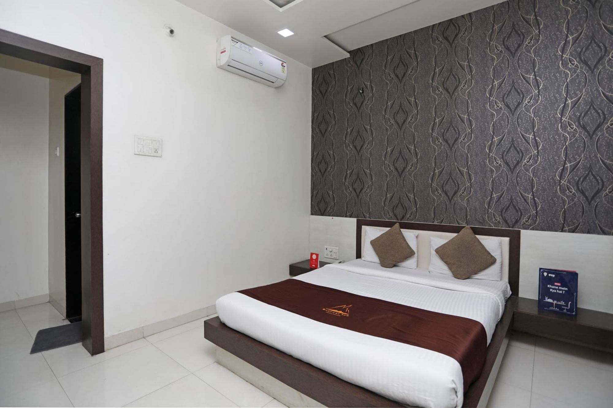 Everest Inn Hotel Pune Eksteriør bilde